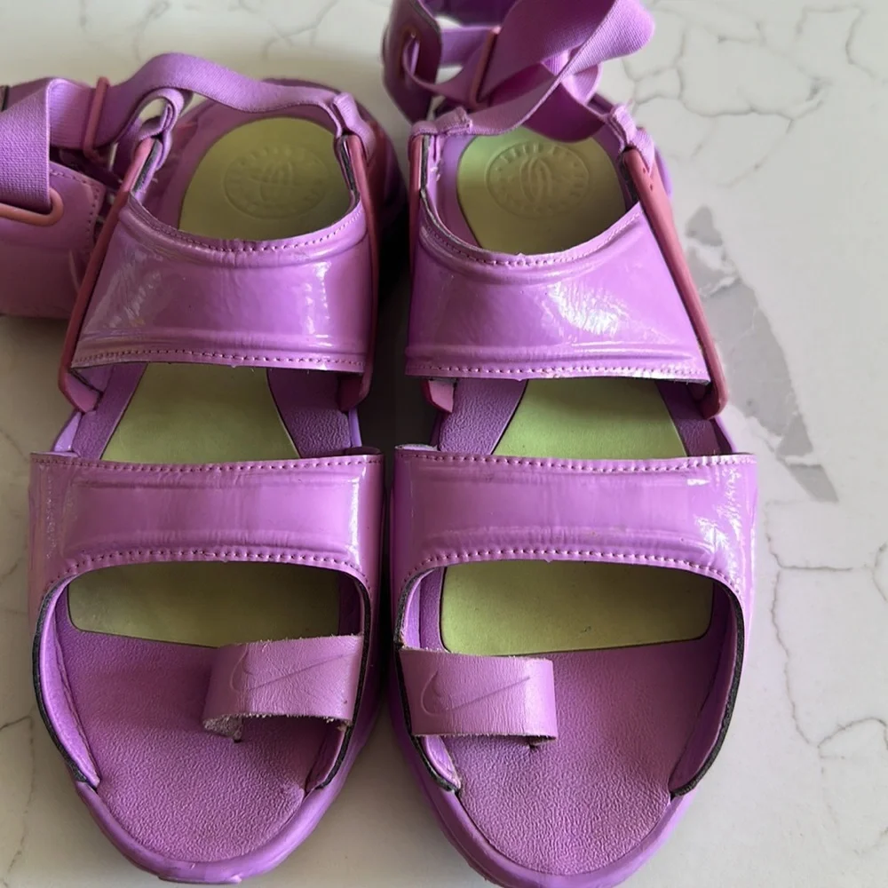 Nike sandals size 8 Barbie core
